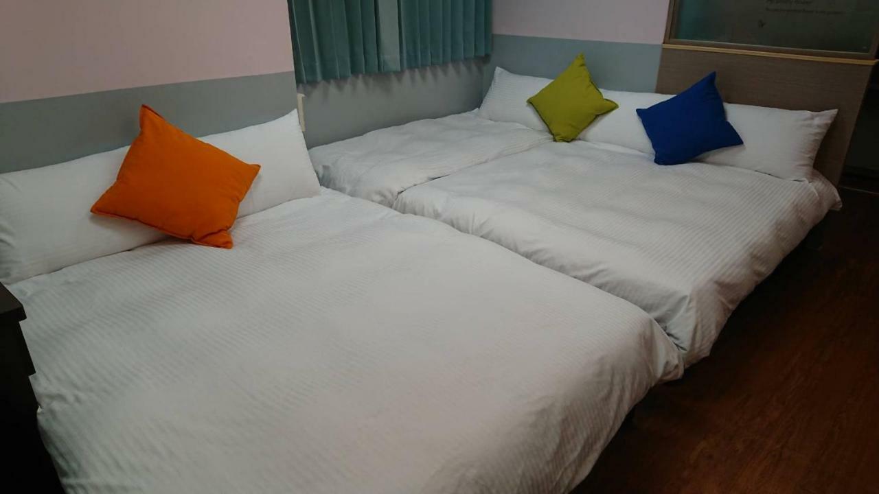 Papa Bear'S Guesthouse Taichung Exteriör bild